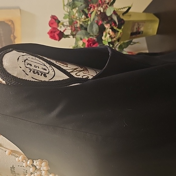 Classic Calvin Klein Little Black Dress - Picture 2 of 16